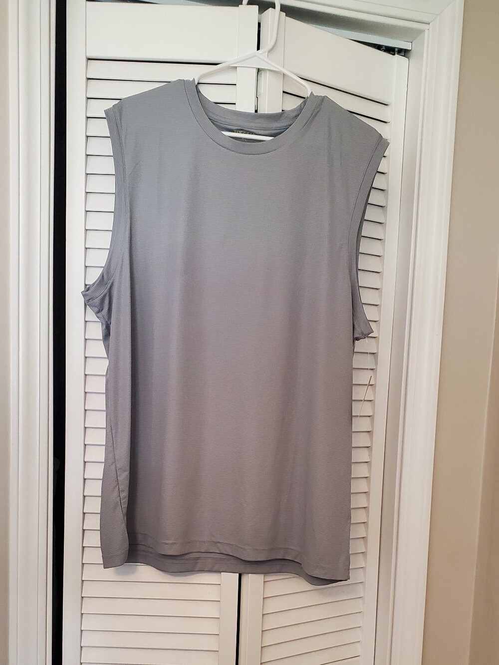 Men's Sleeveless Crewneck Tank Top in Light Gray